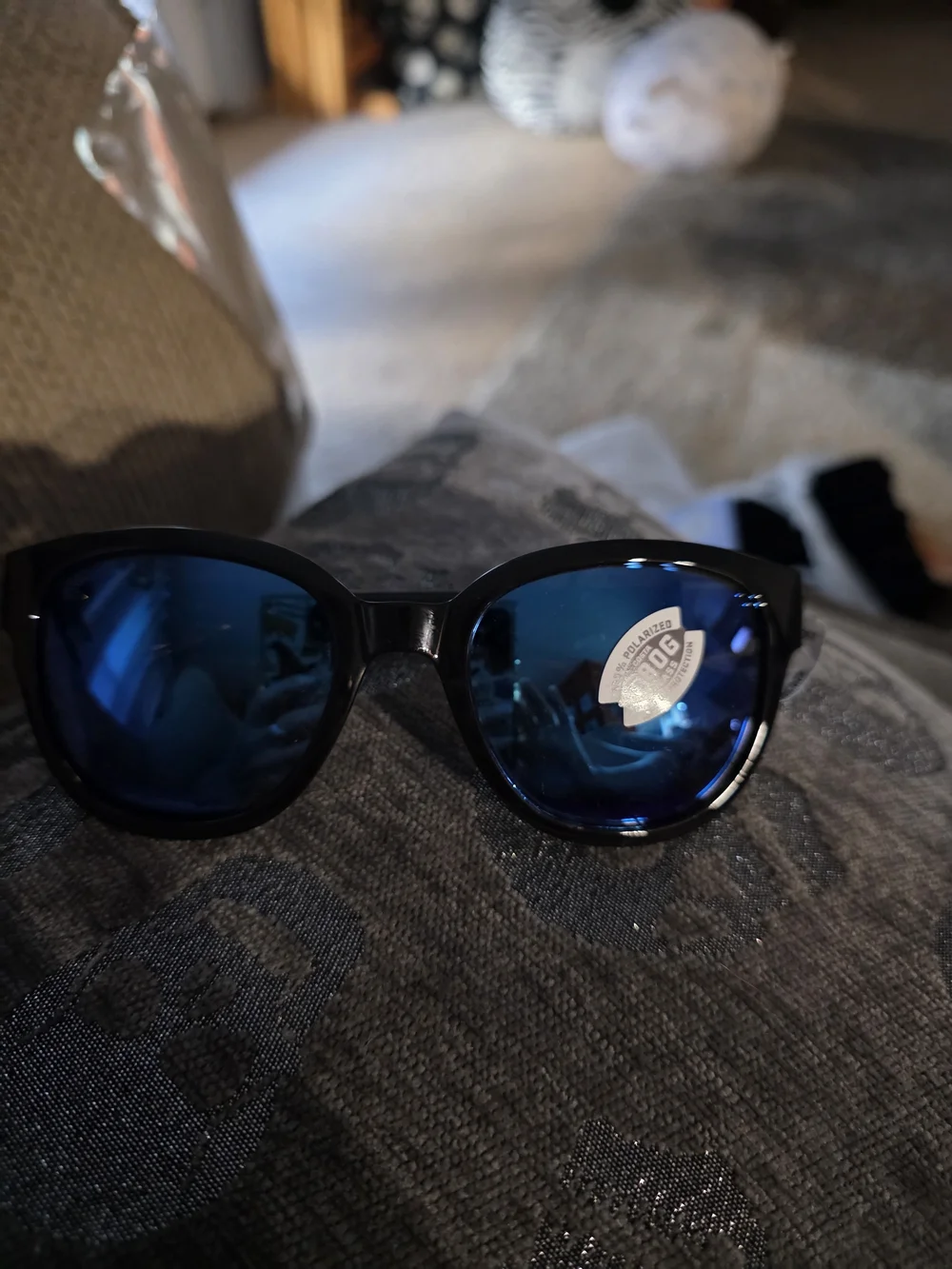 Costa Black Cat-Eye Sunglasses with Dark Lenses